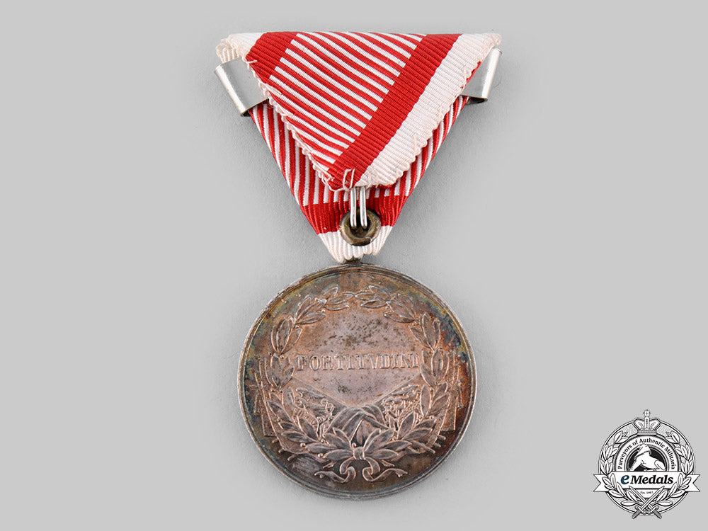 austria,_empire._a_bravery_medal,_i_class_silver_grade_medal_with_second_award_clasp,_karl_i(1917-1918)_ci19_9213