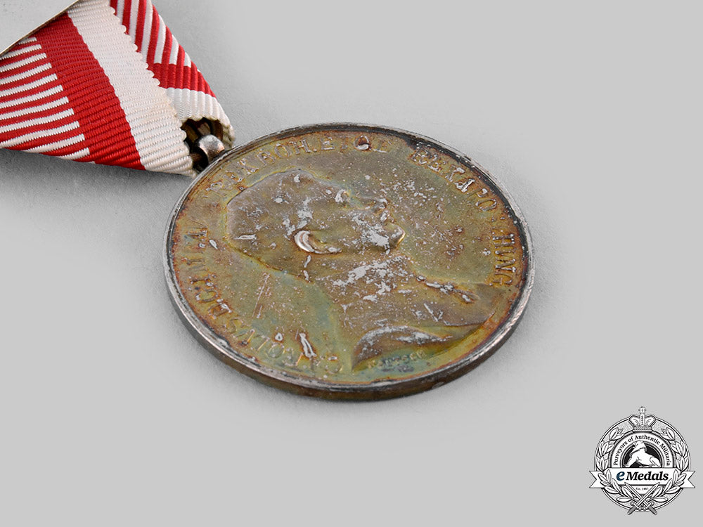 austria,_empire._a_bravery_medal,_i_class_silver_grade_medal_with_second_award_clasp,_karl_i(1917-1918)_ci19_9214