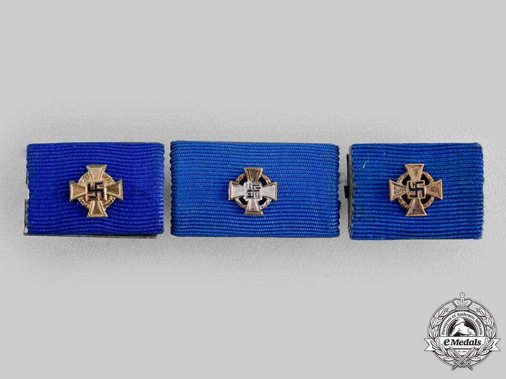 germany,_third_reich._a_lot_of_insignia_and_ribbon_bars_ci19_9410