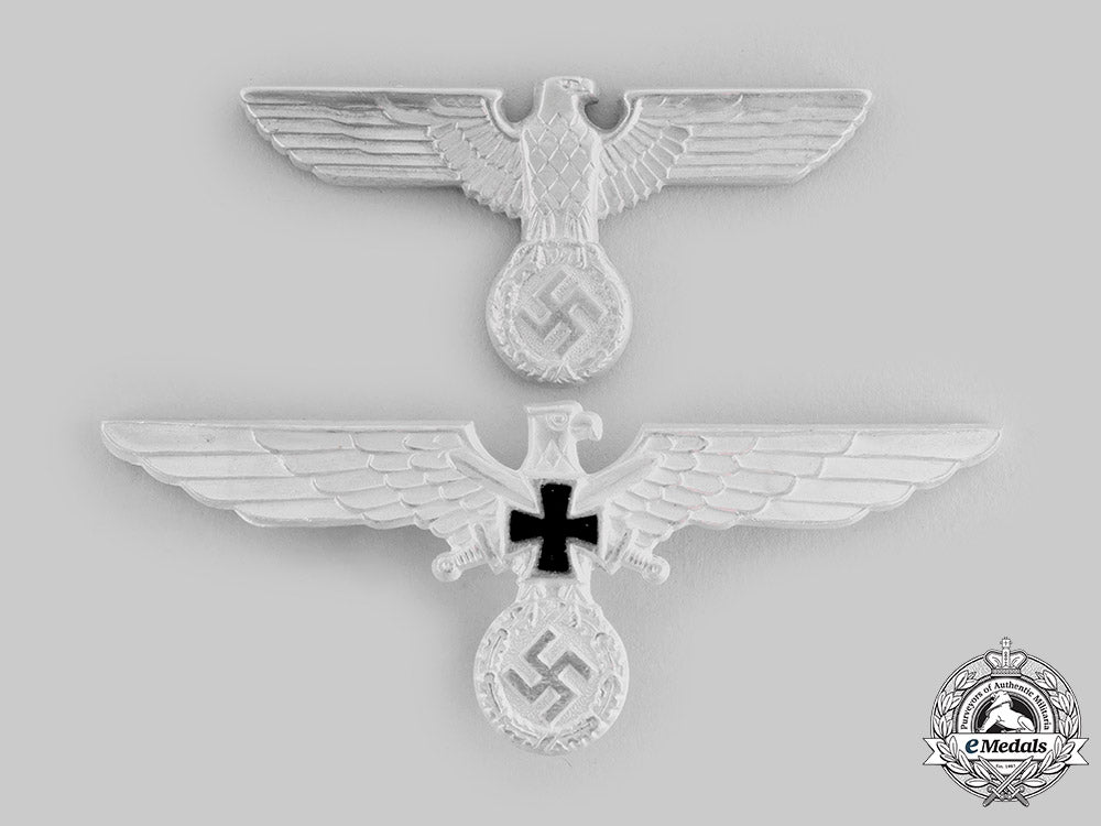 germany,_third_reich._a_lot_of_insignia_and_ribbon_bars_ci19_9412