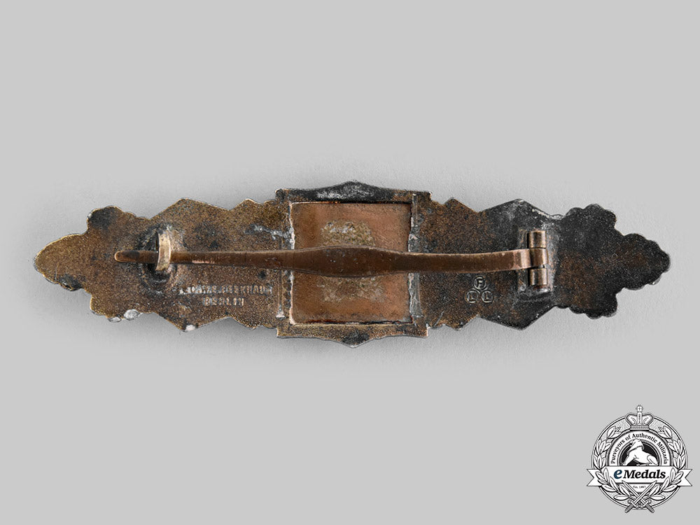 germany,_wehrmacht._a_close_combat_clasp,_bronze_grade,_by_friedrich_linden_ci19_9428