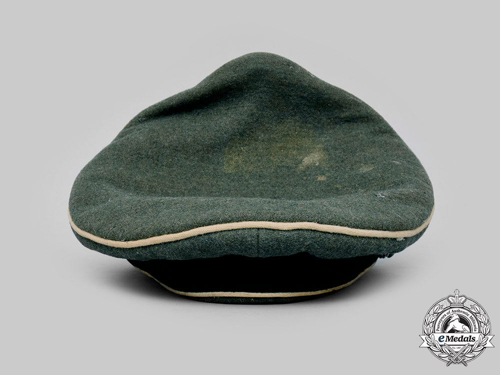 germany,_heer._an_infantry_officer’s_crusher_visor_cap_ci19_9513