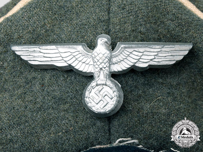 germany,_heer._an_infantry_officer’s_crusher_visor_cap_ci19_9515
