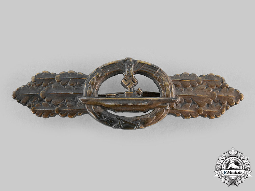 germany,_kriegsmarine._a_u-_boat_clasp,_bronze_grade,_by_schwerin_ci19_9684