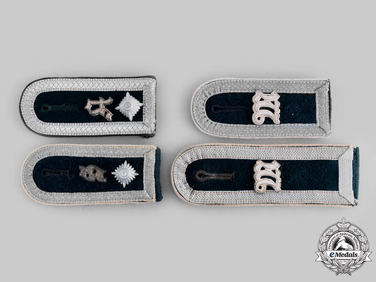 germany,_heer._a_lot_of_shoulder_straps_ci19_9753