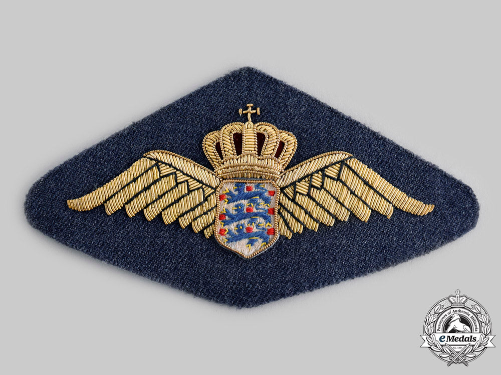 denmark,_kingdom._a_royal_danish_air_force_pilot_badge_blazer_patch_ci19_9831
