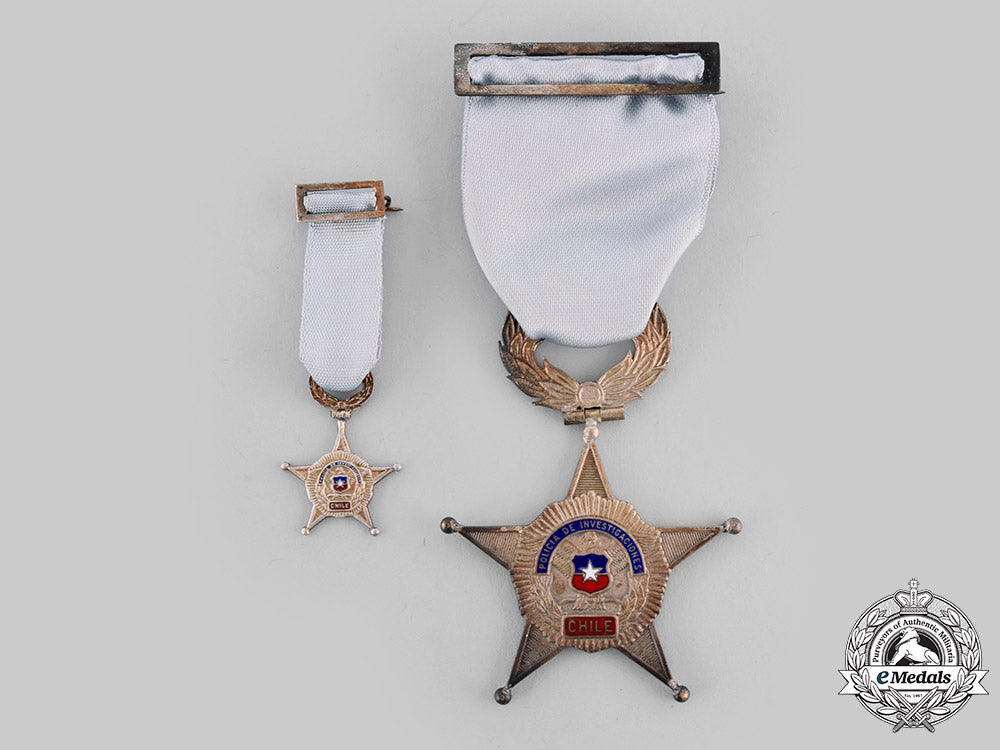 chile,_republic._a_merit_star_for_the_investigative_police,_troops_with_case_ci19_9921_1_1