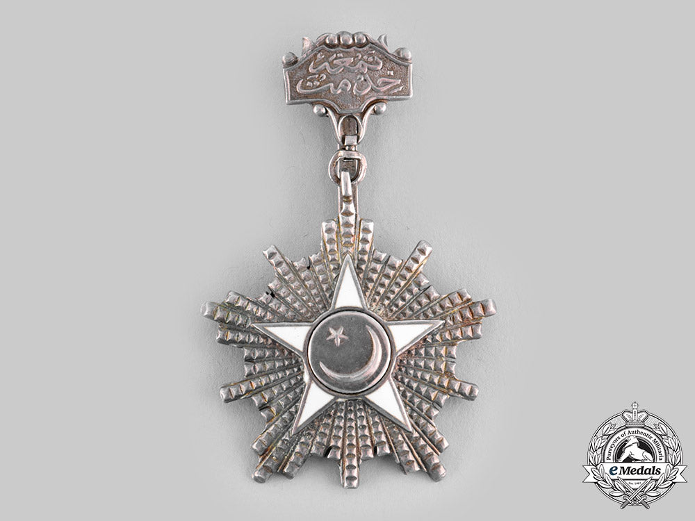 pakistan,_islamic_republic._a_medal_of_military_service(_tamgha-_i-_khidmat),_iii_class_ci19_9945_1_1