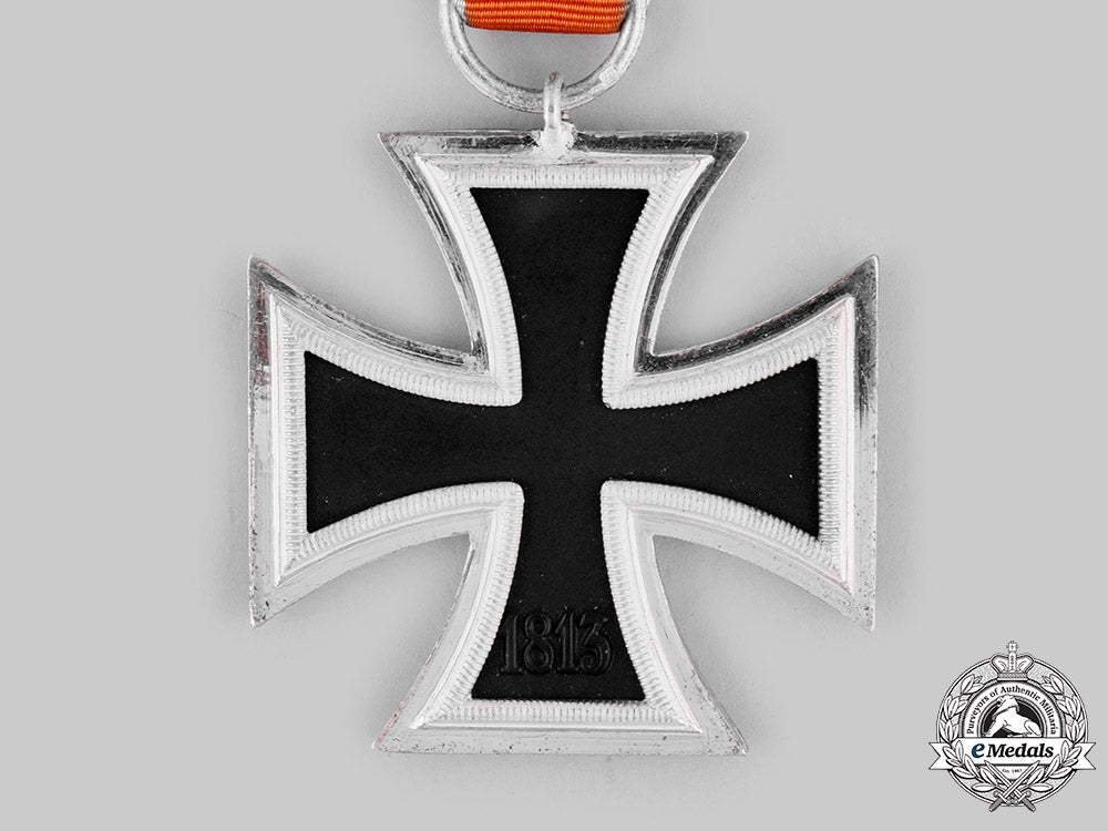 germany,_wehrmacht._a1939_iron_cross,_ii_class_with_case,_by_steinhauer&_luck_ci19_9982_2