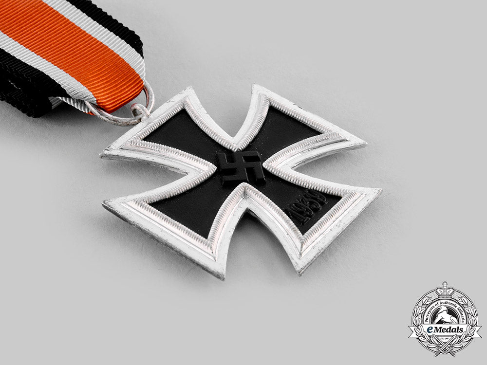 germany,_wehrmacht._a1939_iron_cross,_ii_class_with_case,_by_steinhauer&_luck_ci19_9983_2