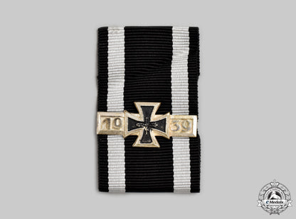 germany,_federal_republic._a1939_clasp_to_the_iron_cross_ii_class,1957_version_cic2021__mnc6957_1