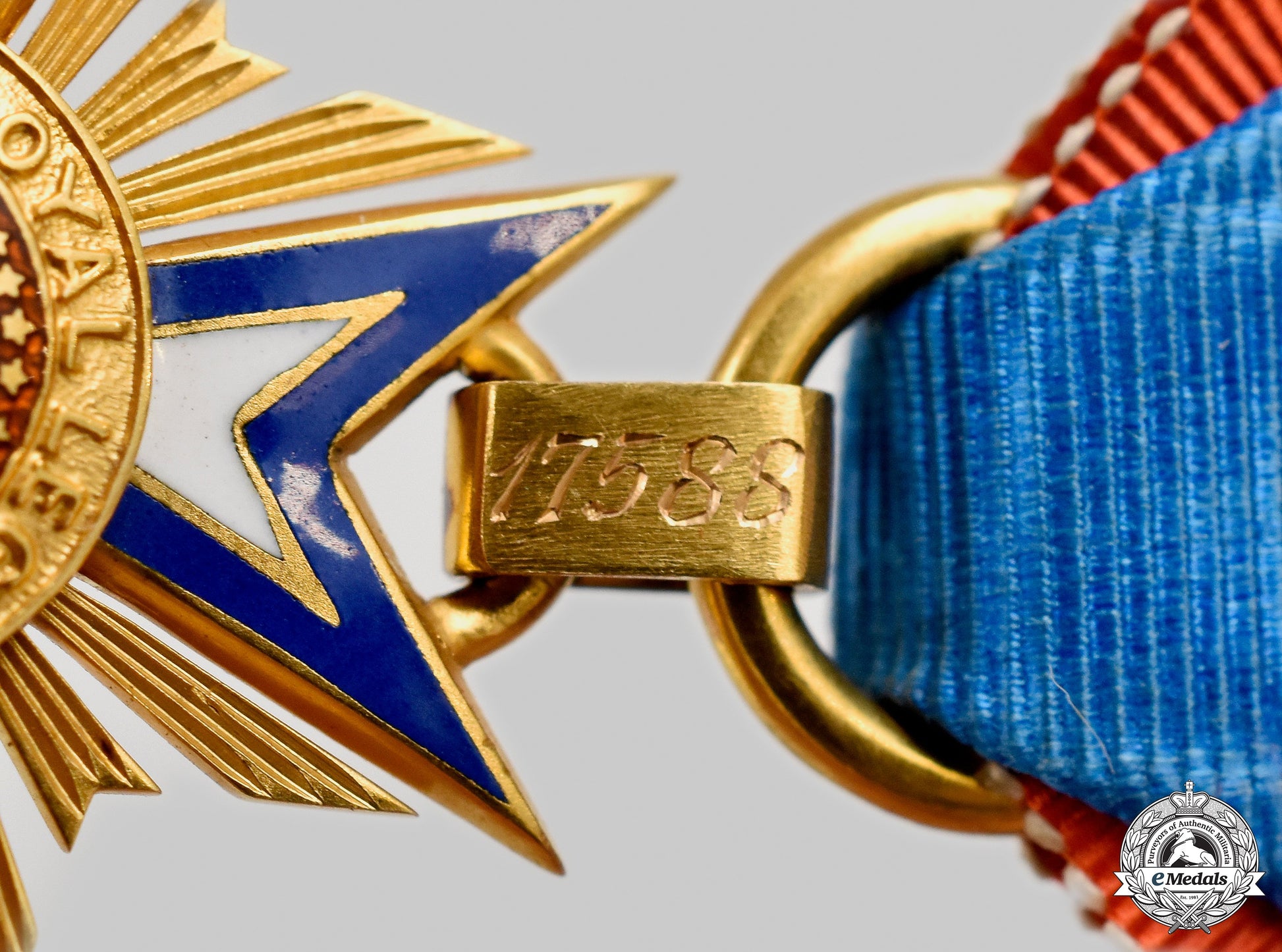 united_states._a_military_order_of_the_loyal_legion_of_the_united_states_membership_badge_in_gold,_c.1900_cic2021__mnc7055_1_1