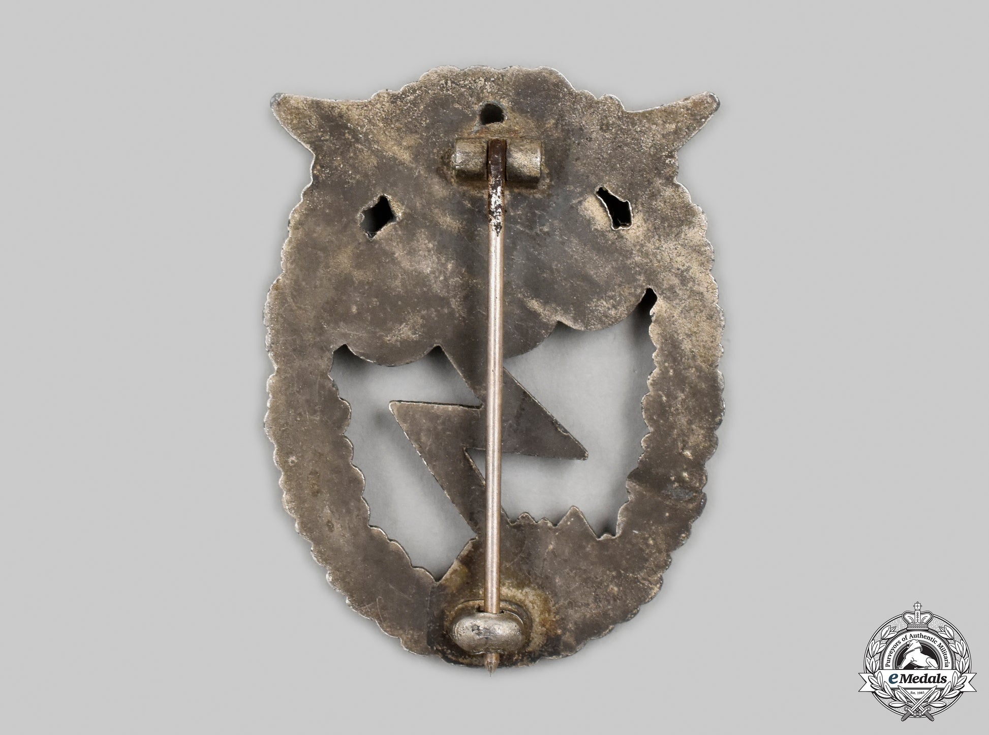 germany,_luftwaffe._a_ground_assault_badge_with_award_document,_to_obergefreiter_friedrich_almendinger_cic2021__mnc9692