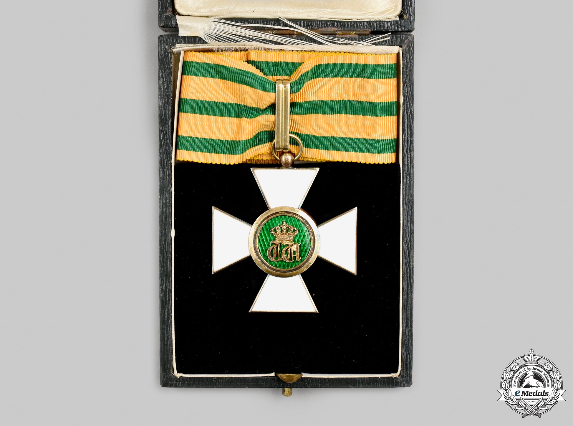 luxembourg,_order_of_the_oak_crown,_iii_class_commander,_cased,_c.1920_cic2021_cic2021__mnc6675_1
