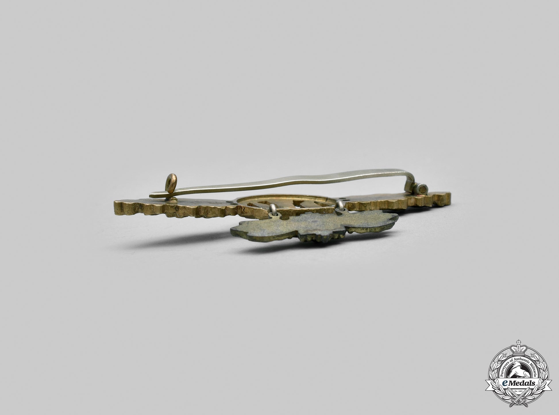 germany,_luftwaffe._a_bomber_clasp,_gold_grade_with_pendant_cic_2021_141_mnc9504_1