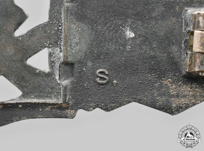 germany,_heer._a_silver_grade_close_combat_clasp_with_award_document_and_photos,_to_ernst_langscheidt_cic_2021_235_mnc9418