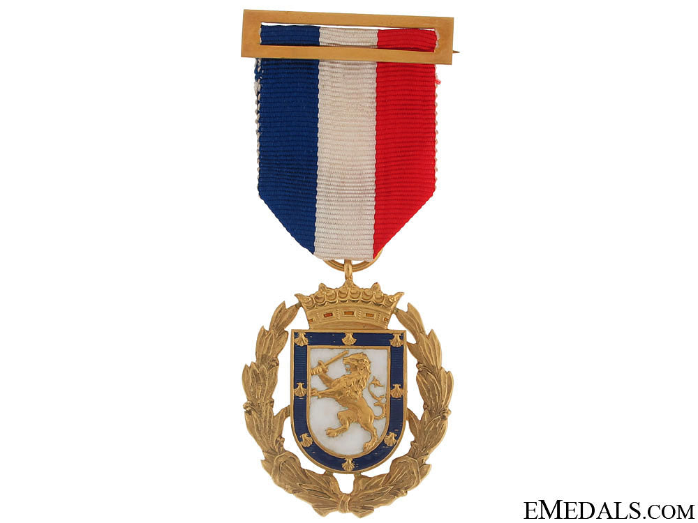 city_of_santiago_medal_to_the_duchess_of_kent,1959_city_of_santiago_5041224ccb259