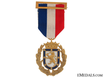 city_of_santiago_medal_to_the_duchess_of_kent,1959_city_of_santiago_5041224ccb259