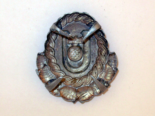 ustasha_officer’s_cap_badge,_cr627002