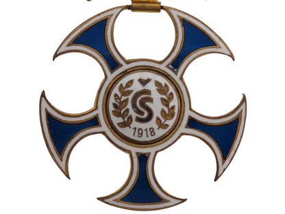 order_of_the_falcon_with_swords_cz117002