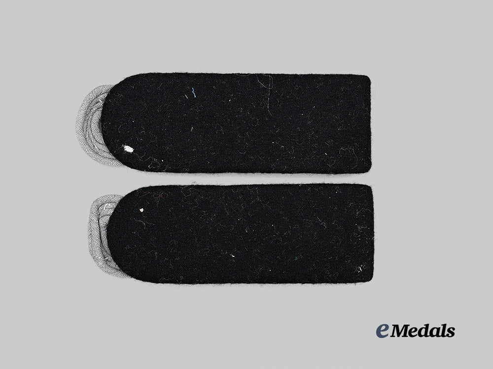 germany,_heer._a_set_of_combat_engineer_major_shoulder_boards_e_medals__g62873_3