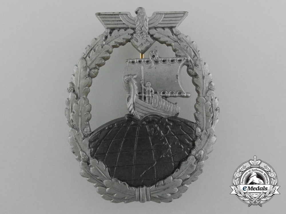 a_kriegsmarine_naval_auxiliary_cruiser_war_badge_by_foerster&_barth_design_d_0008_1