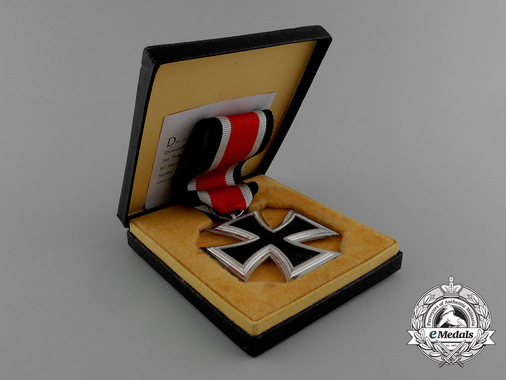 a_mint_iron_cross1939_second_class_in_its_original_ldo_case_of_issue_d_0010_3