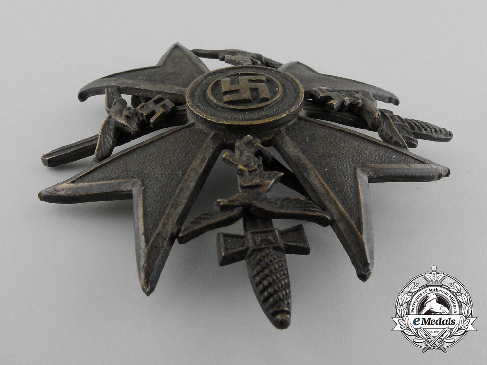 a_spanish_cross_in_bronze_with_swords_d_0020_1