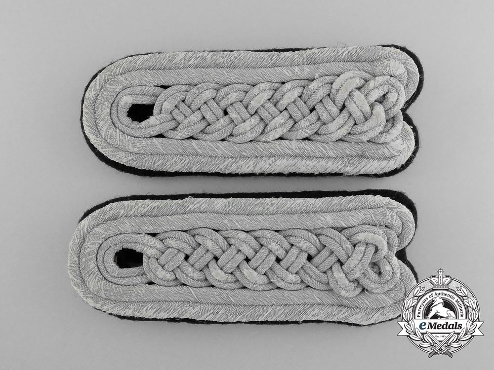 germany._a_set_of_unusual&_unidentifiable_shoulder_boards_d_0070_1