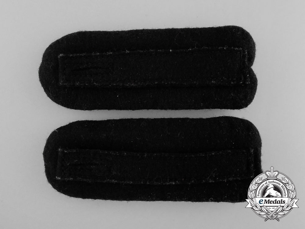 germany._a_set_of_unusual&_unidentifiable_shoulder_boards_d_0071_1