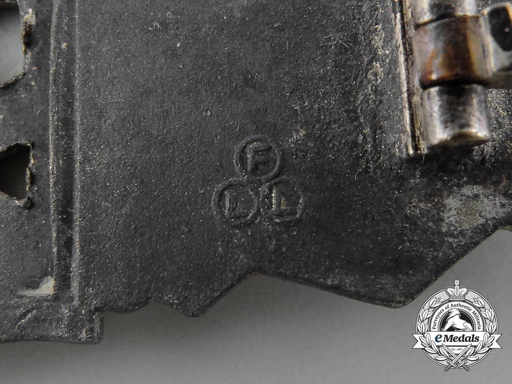 germany,_heer._a_close_combat_clasp,_silver_grade,_by_friedrich_linden,_lüdenscheid_d_0116_2