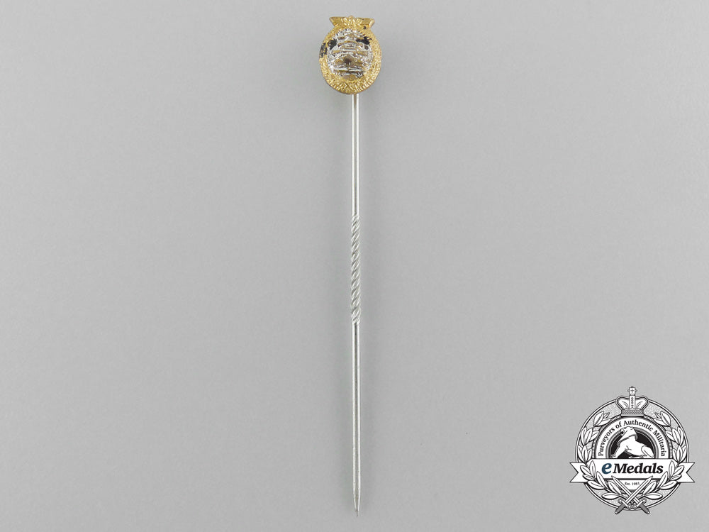 a_kriegsmarine_high_seas_fleet_badge_by_schwerin,_berlin_with_case_d_0188