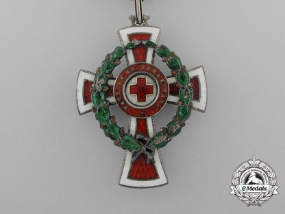 an_austrian_red_cross_honour_decoration_in_case_d_0206_1