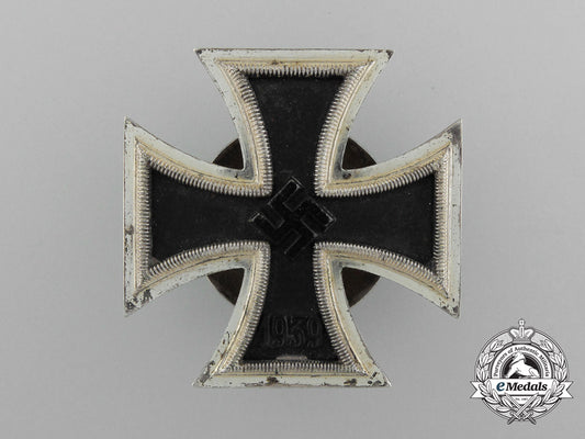 an_iron_cross1939_first_class;_screwback_version_by_schauerte&_hohfeld_d_0390_1