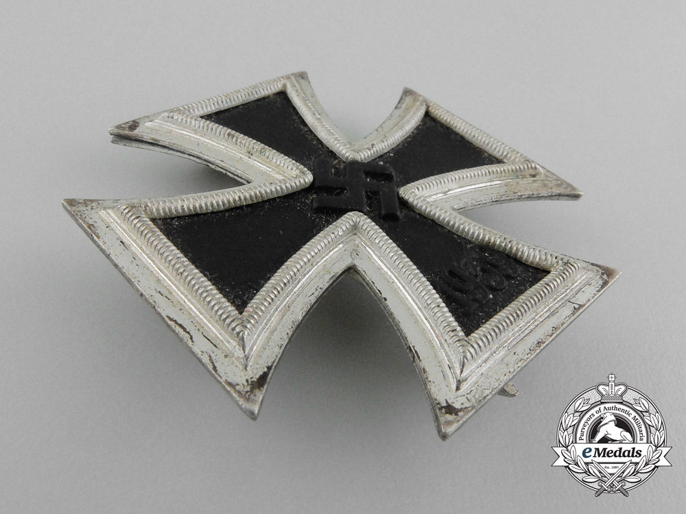 a_mint_iron_cross1939_first_class_by_wilhelm_deumer_d_0403_1