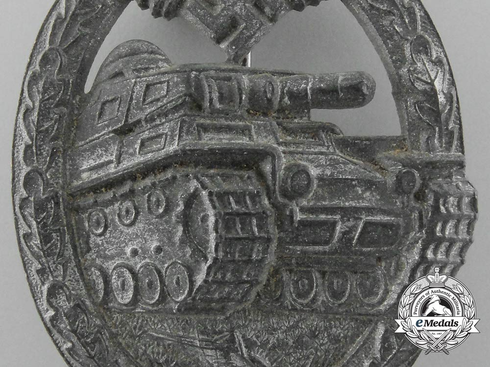 a_silver_grade_tank_assault_badge_d_0455_1