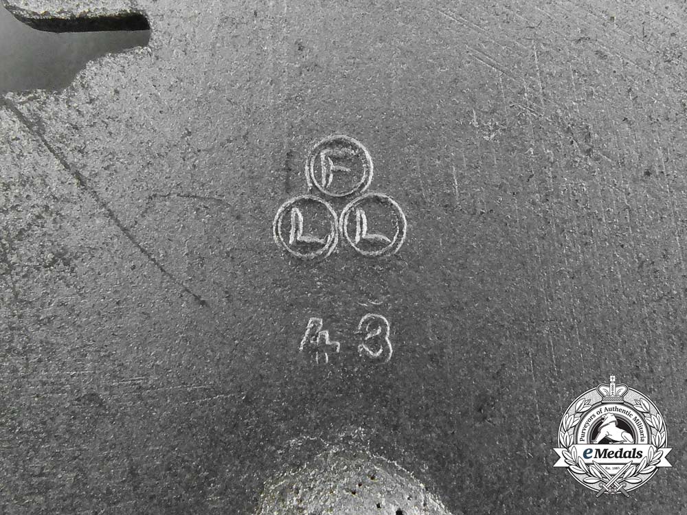 a_silver_grade_tank_assault_badge_d_0461_1