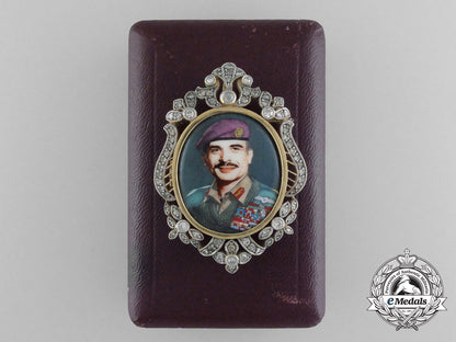 an_exquisite_king_hussein_of_jordan_presentation_badge_in_gold&_diamonds_d_0601
