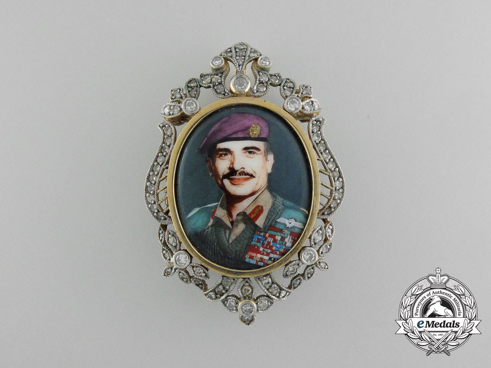 an_exquisite_king_hussein_of_jordan_presentation_badge_in_gold&_diamonds_d_0604