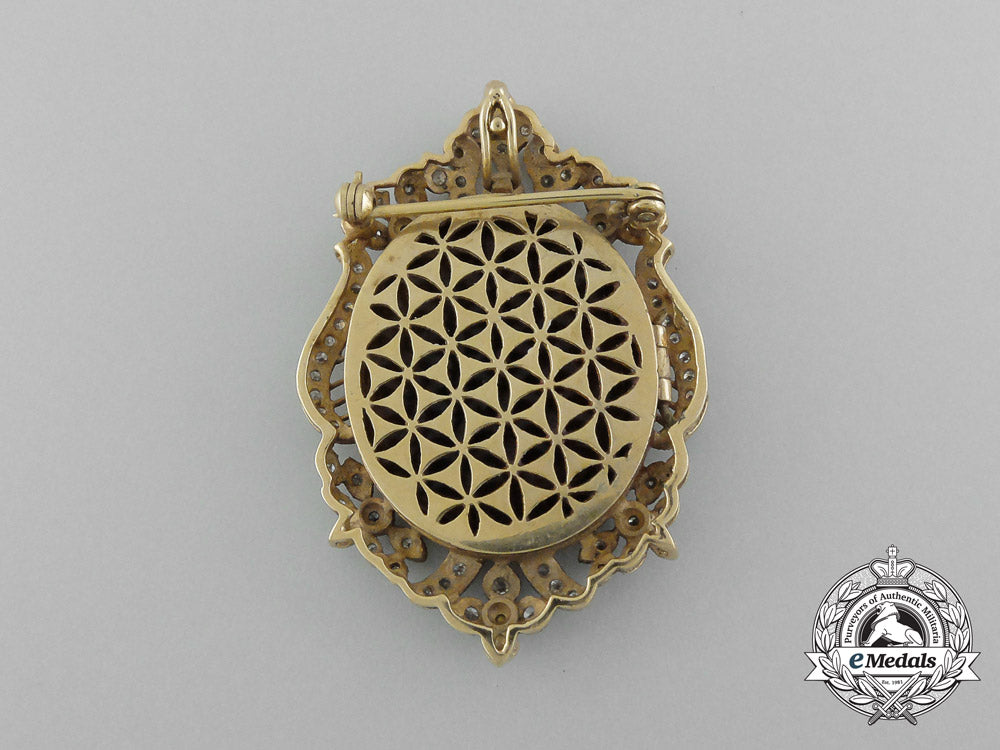 an_exquisite_king_hussein_of_jordan_presentation_badge_in_gold&_diamonds_d_0606