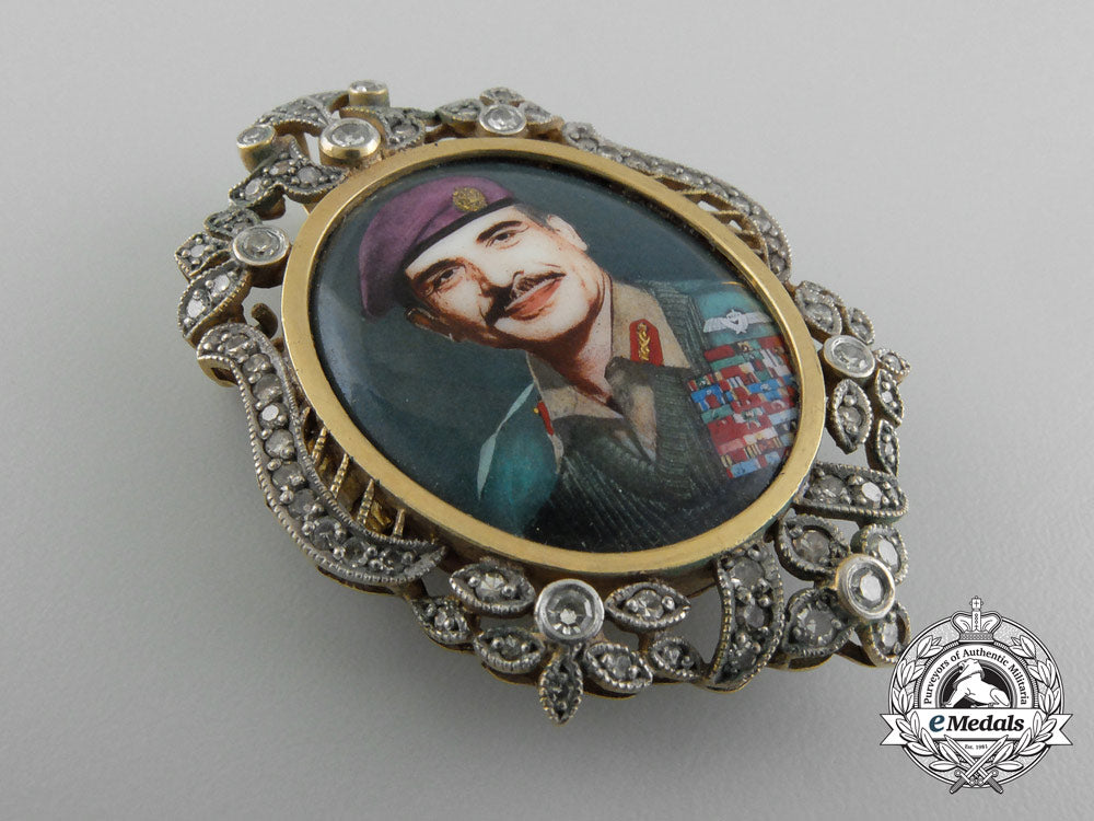 an_exquisite_king_hussein_of_jordan_presentation_badge_in_gold&_diamonds_d_0607
