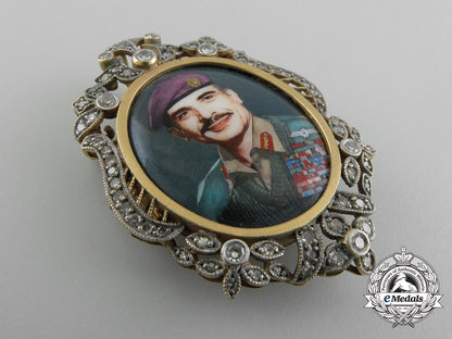 an_exquisite_king_hussein_of_jordan_presentation_badge_in_gold&_diamonds_d_0607