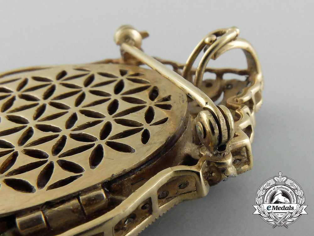 an_exquisite_king_hussein_of_jordan_presentation_badge_in_gold&_diamonds_d_0610