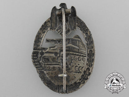 a_silver_grade_tank_assault_badge_d_0687_1_1