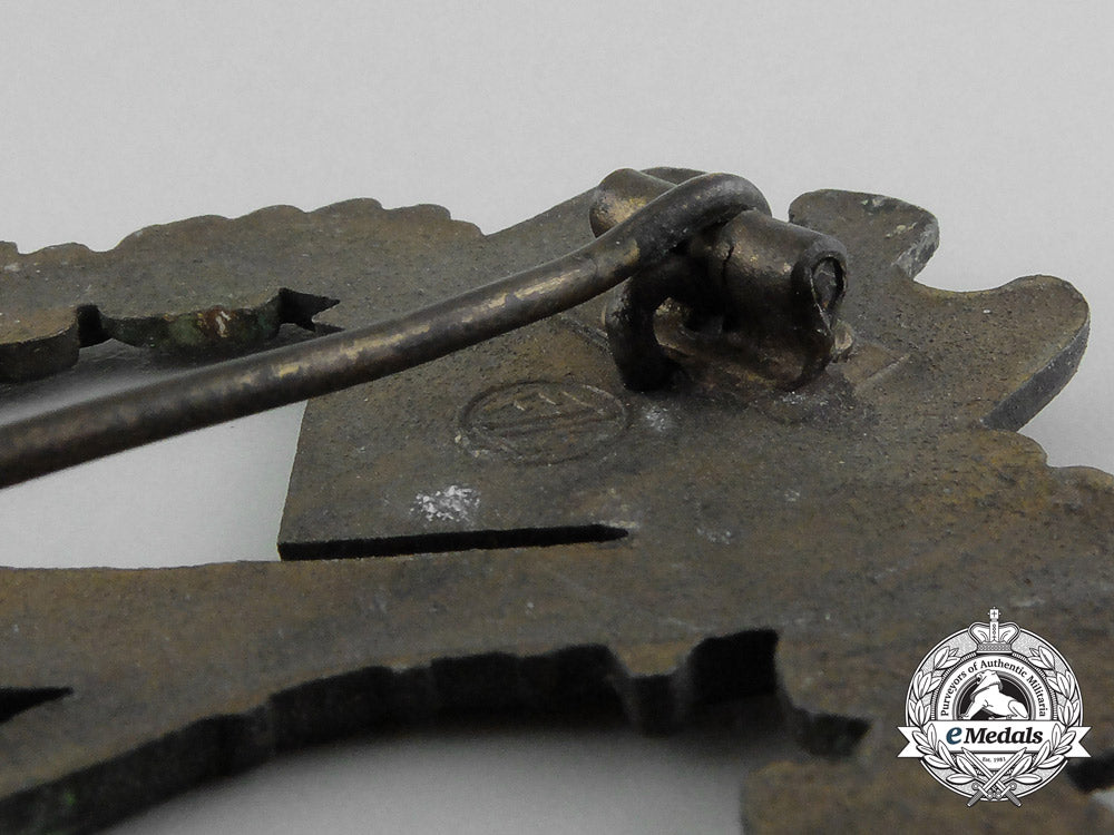 a_bronze_grade_infantry_assault_badge_by_fritz_zimmermann_und_söhne_d_0705_1