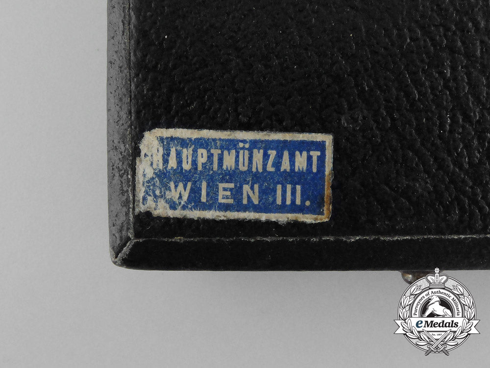 a_mint_gold_grade_wound_badge_with_case_by_hauptmünzamt,_wien_d_0756_1