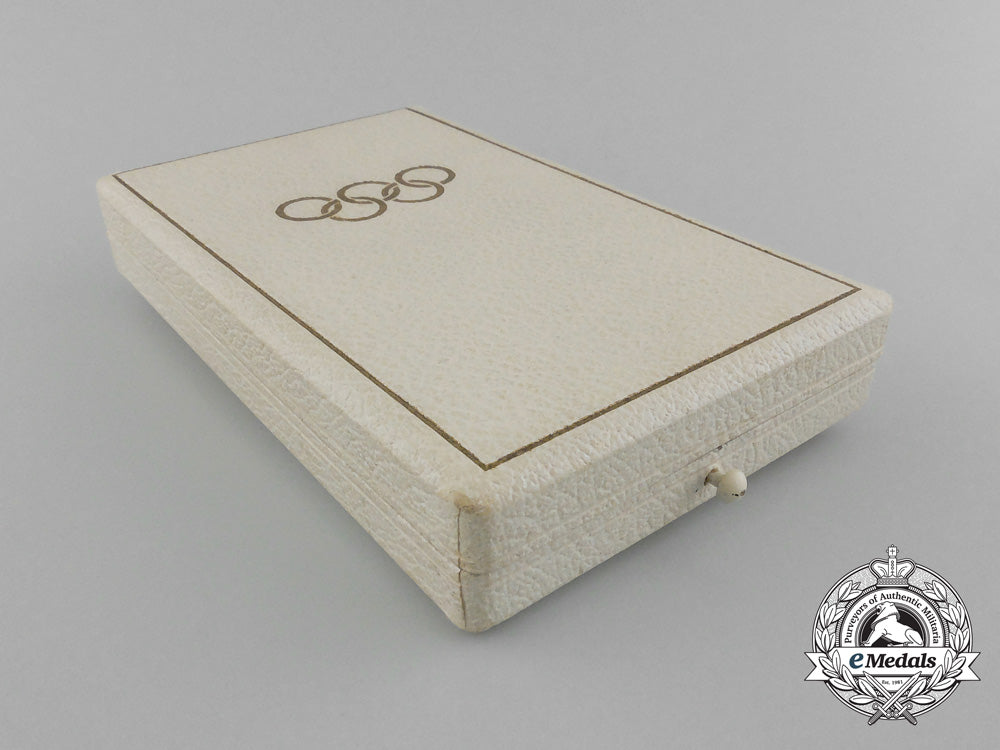 an_absolutely_mint1936_berlin_olympic_games_commemorative_medal_in_its_original_case_of_issue_d_0758_1