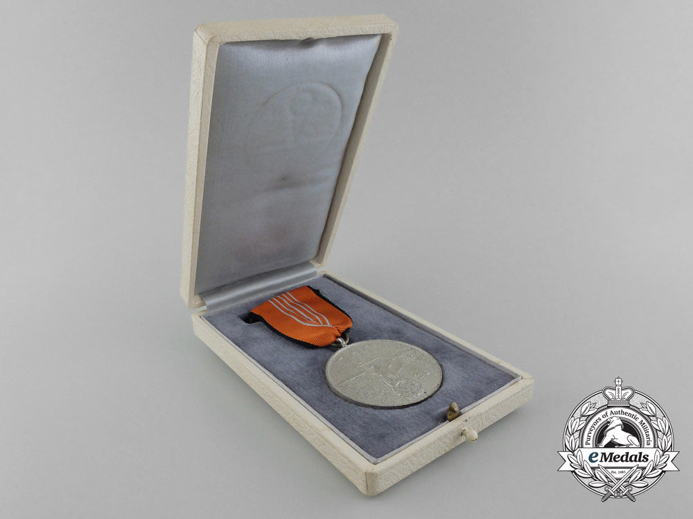 an_absolutely_mint1936_berlin_olympic_games_commemorative_medal_in_its_original_case_of_issue_d_0759_1