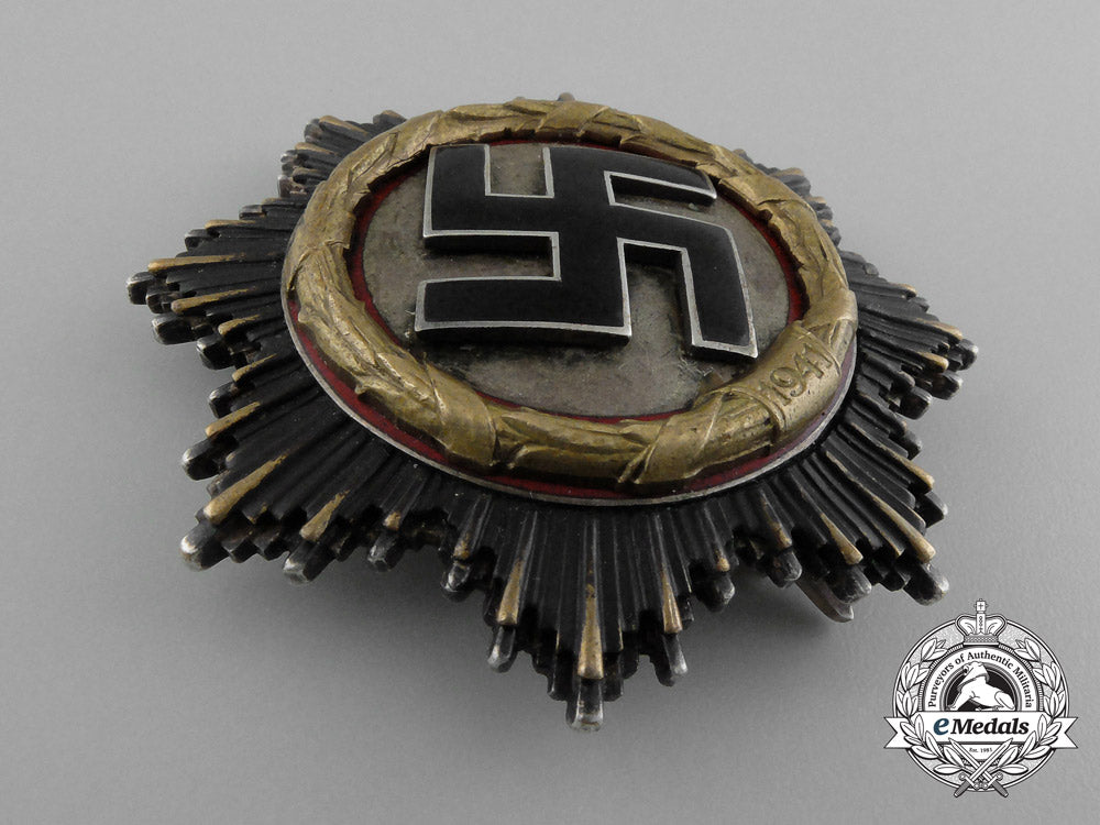 a_fine_quality_german_cross_in_gold_by_deschler_d_0924_1