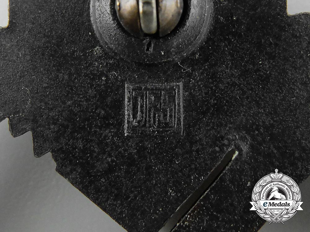 a_silver_grade_infantry_assault_badge_by_josef_feix&_söhne_d_0953_1